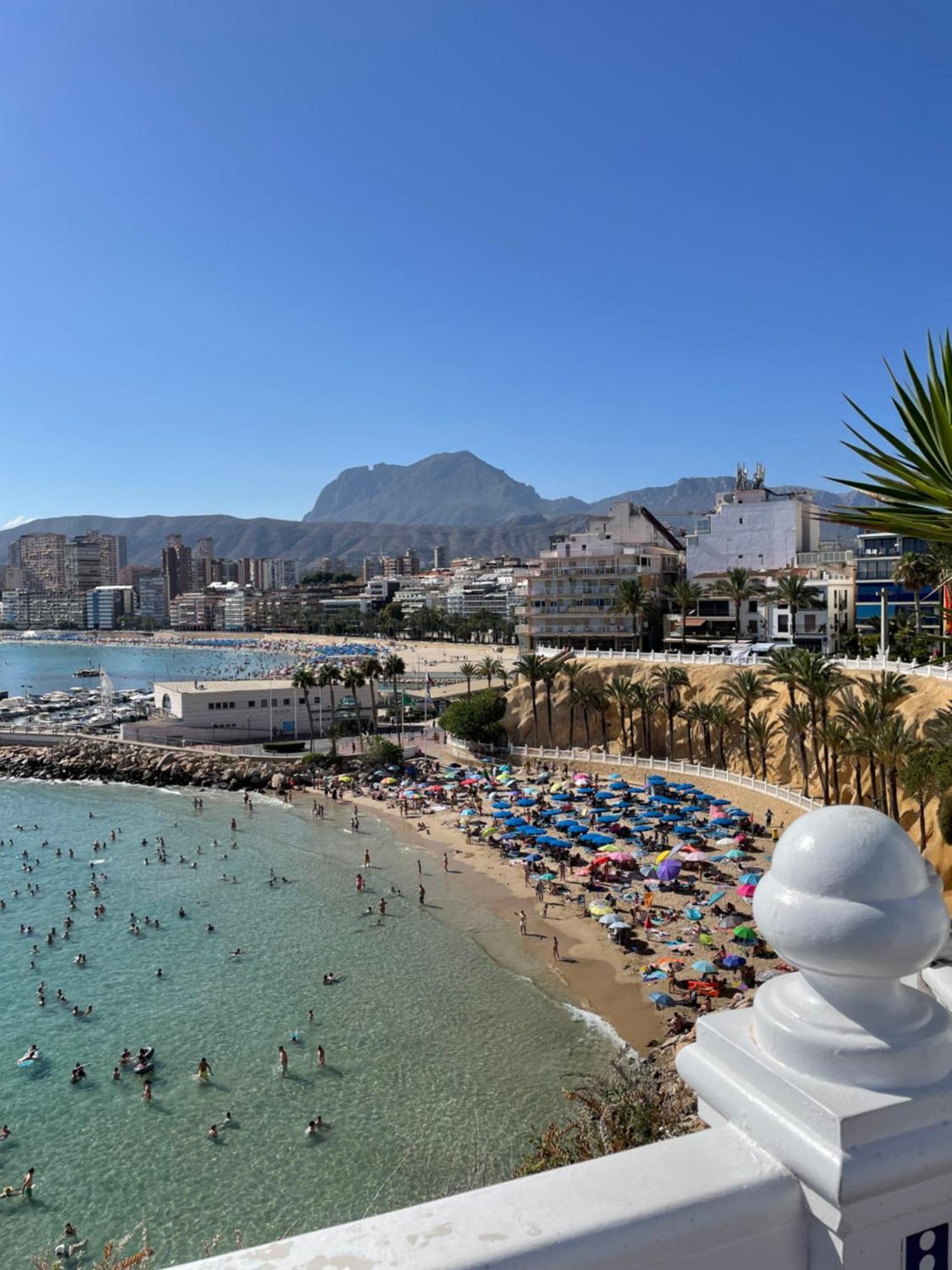 Apartamentos Pelicano Benidorm Extérieur photo