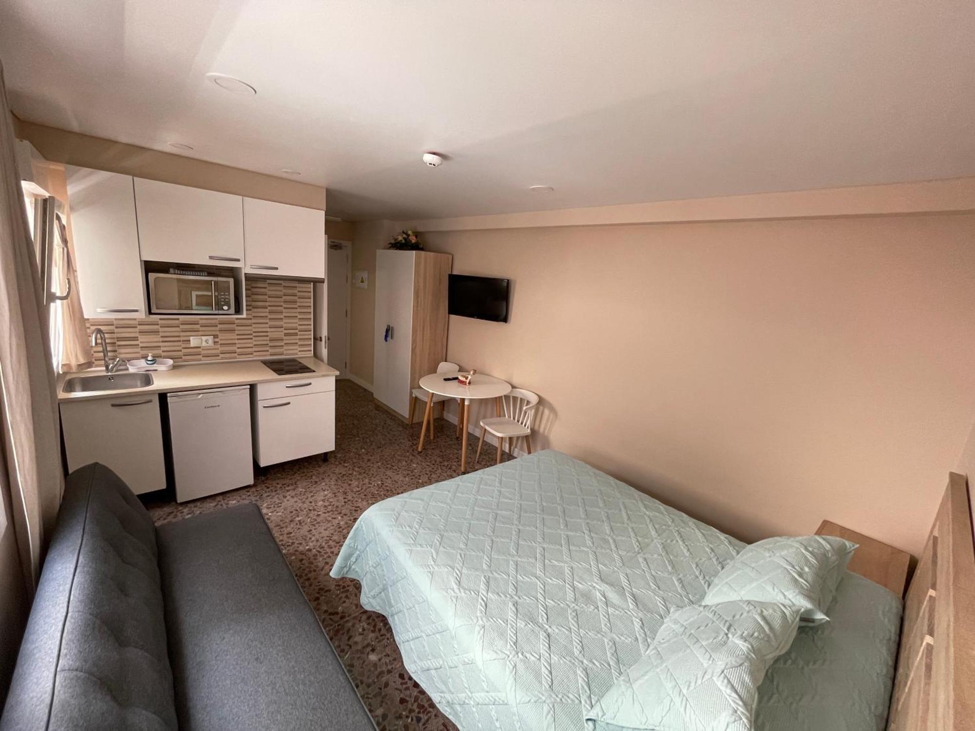 Apartamentos Pelicano Benidorm Extérieur photo